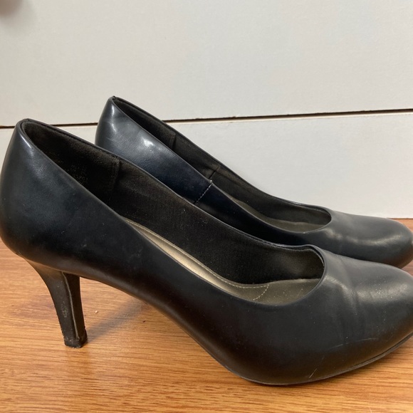 Black heels- Predictions - Picture 3 of 3